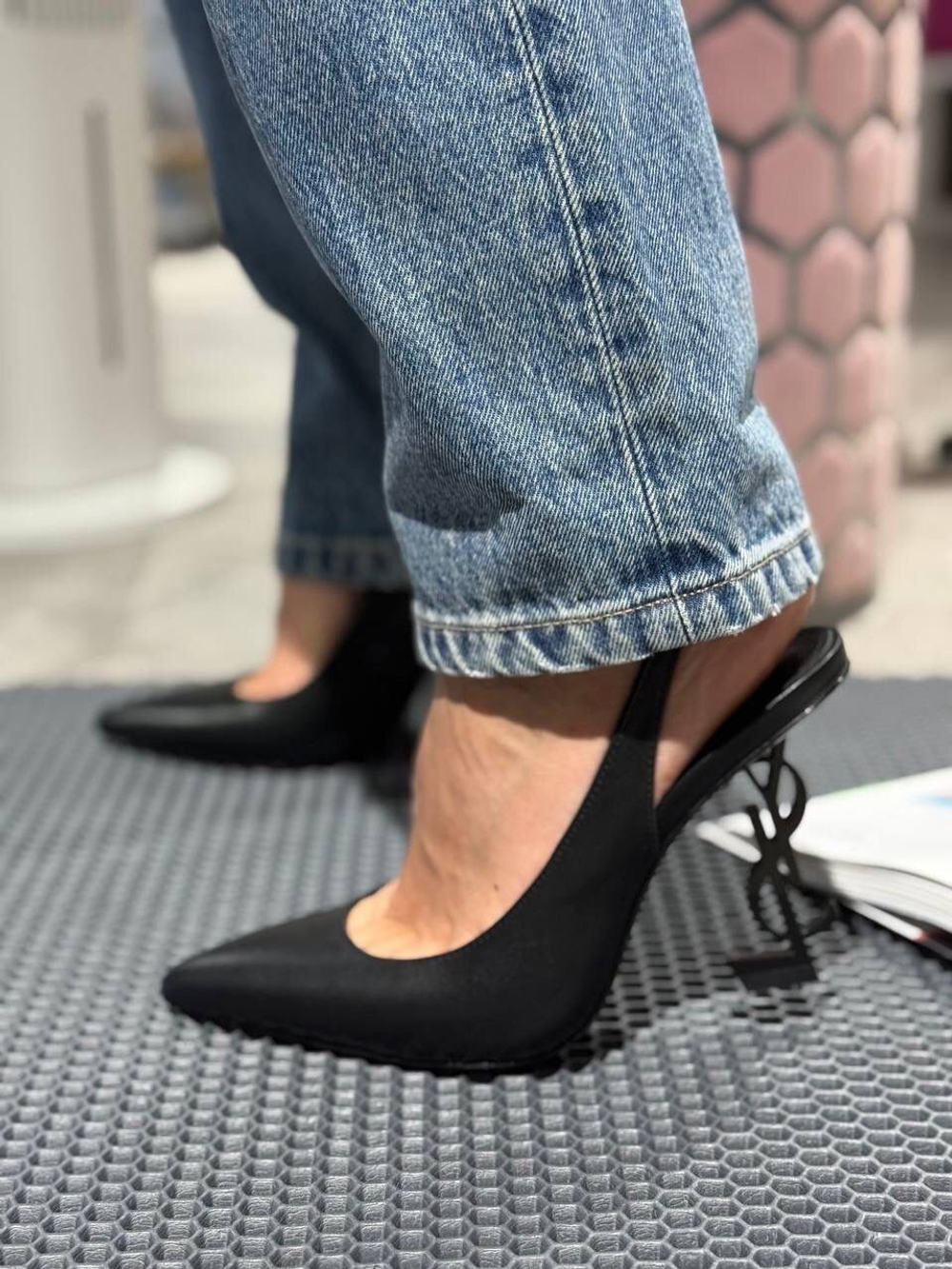 Босоножки Yves Saint Laurent