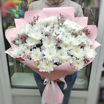 Букет из 9 кустовых хризантем сорта "BALTICA WHITE" и розовым лимониумом