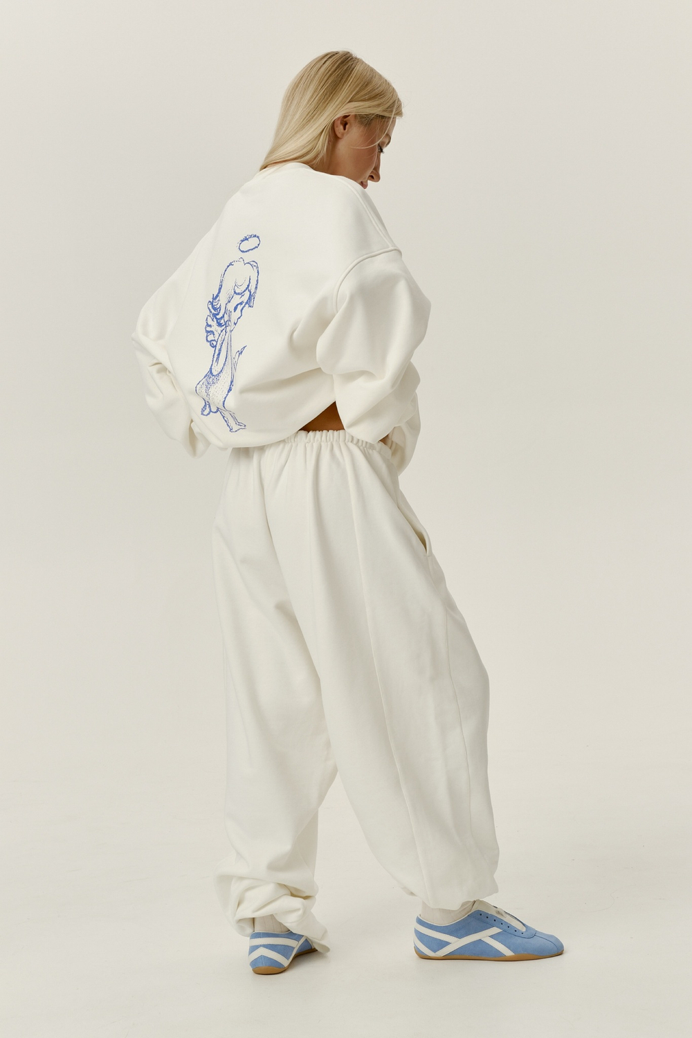 PRE-ORDER SWEATSHIRT ANGEL ÉSME