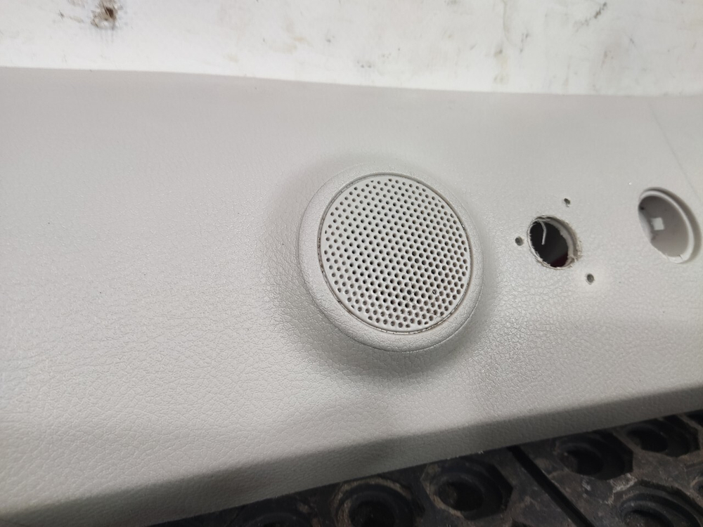 Накладка стойки салона правая 2023г