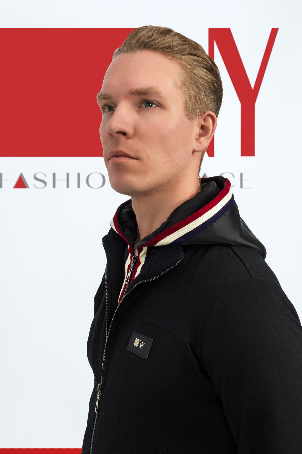 Спортивный костюм с капюшоном