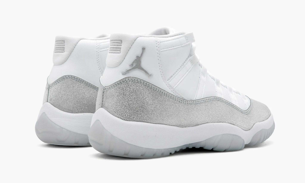 Air Jordan 11 Retro WMNS "Metallic Silver"