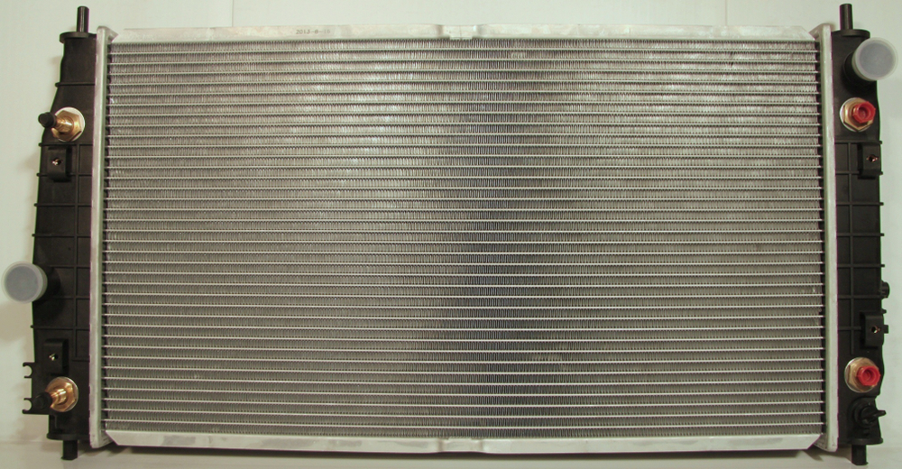 Радиатор охлаждения Chrysler 300M