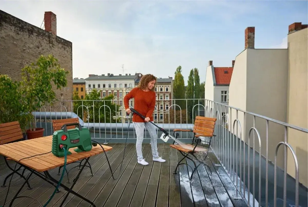 Мойка высокого давления Bosch EasyAquatak 110