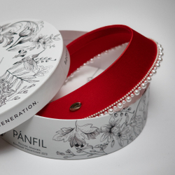 Кокошник красный с жемчужным декором