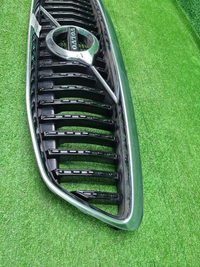 Решетка радиатора Volvo V40 2 (2016-2019)