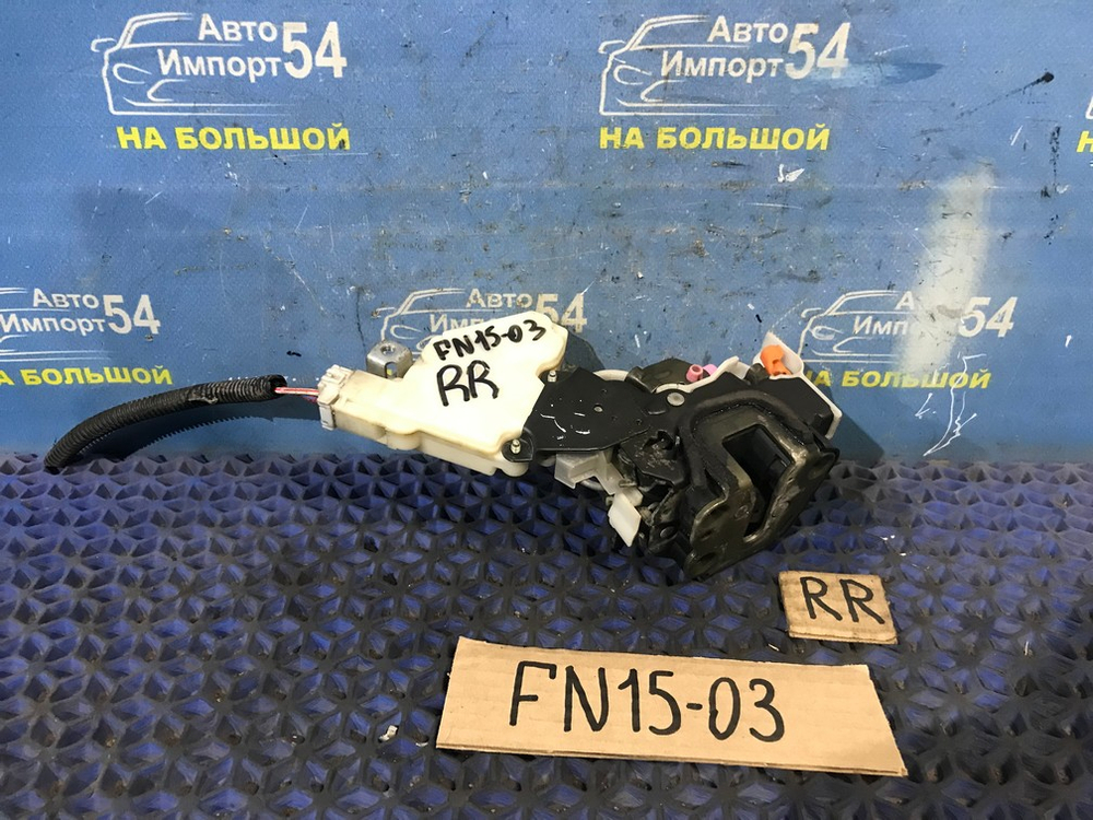 Замок двери задней правой NISSAN PULSAR 1999