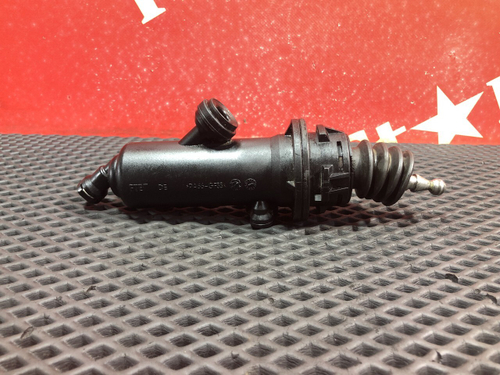 Цилиндр сцепления главный