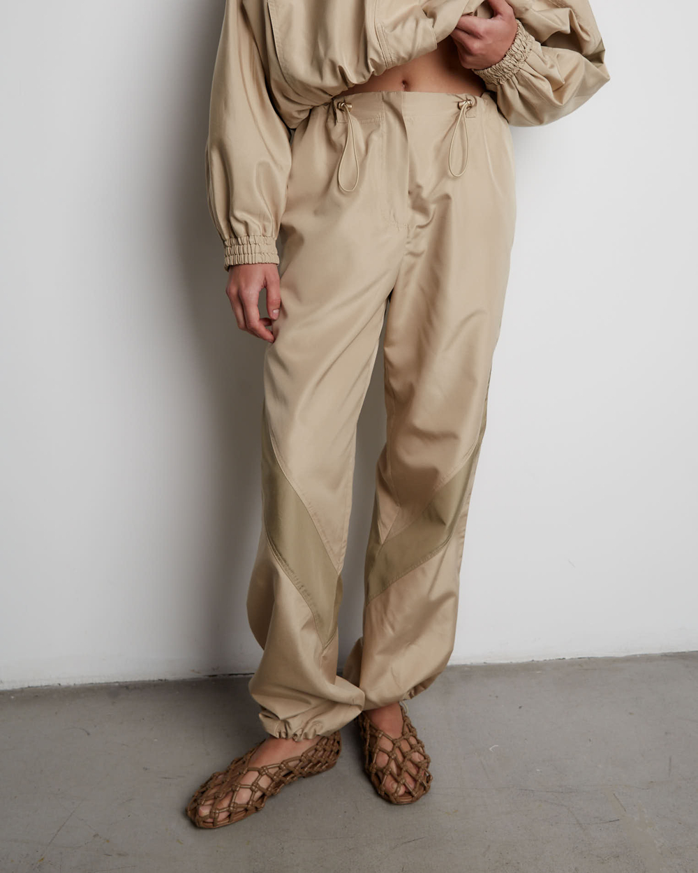 Брюки из шелка бежевый/хаки