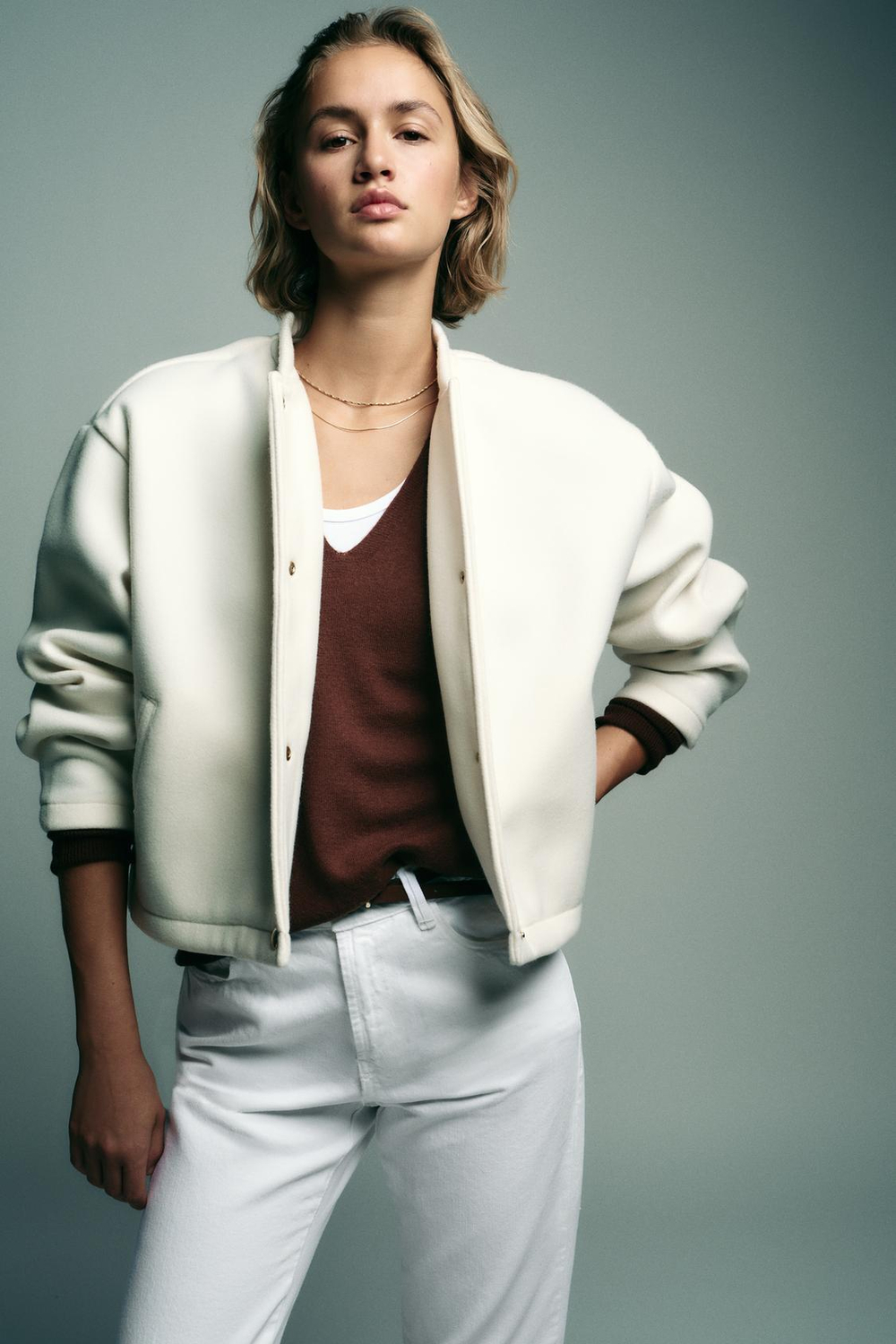 ZARA МЯГКИЙ БОМБЕР С ЗОЛОТЫМИ ПУГОВИЦАМИ, ЭКРЮ