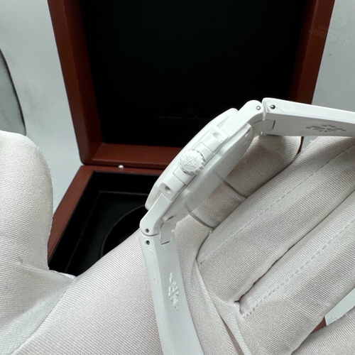 Часы Patek Philippe Nautilus White Ceramica 40