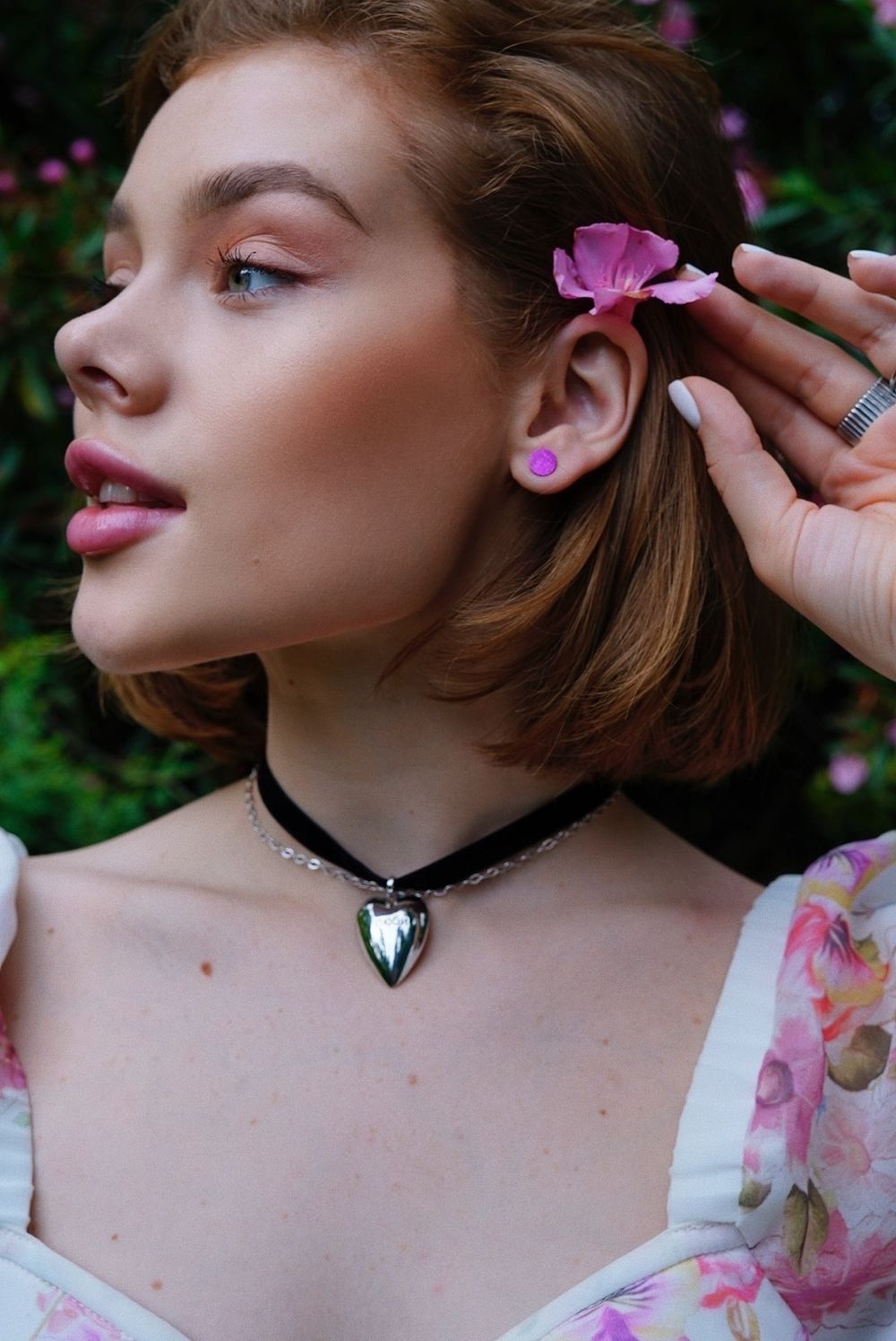 Колье-сердце Любимая на цепочке с лентой