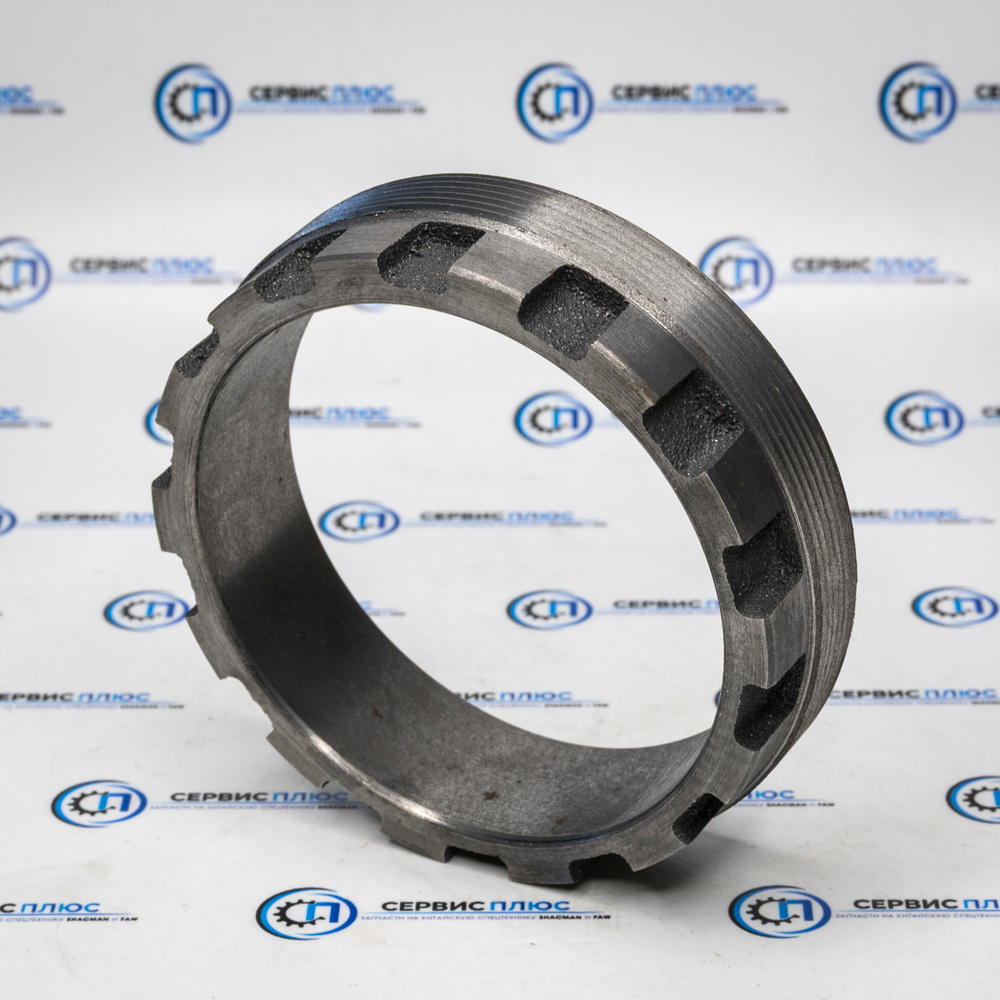 Гайка проходного вала среднего рудуктора 2502181-АОЕ