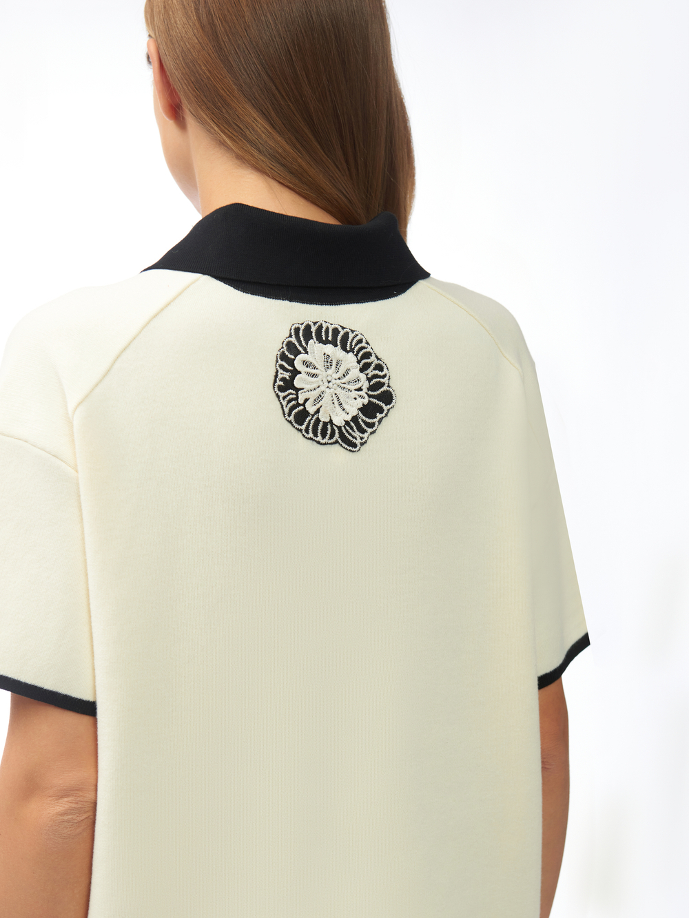 Женский костюм двойка с контрастным воротником