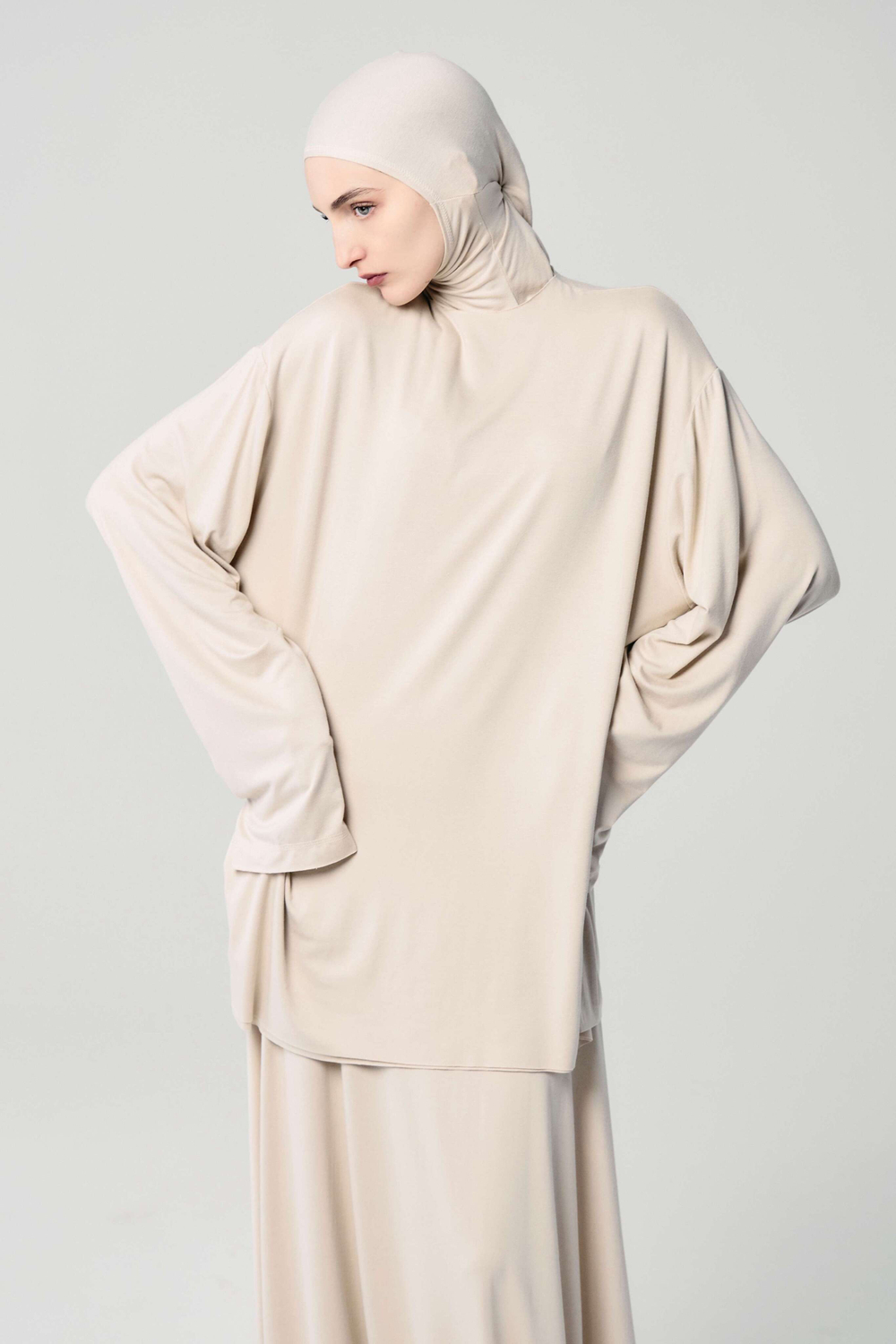 Лонгслив база бежевый