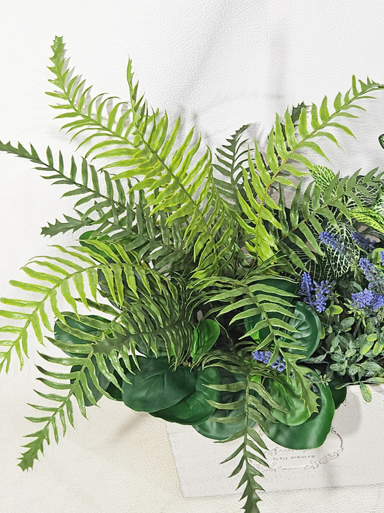 Искусственная зелень папоротник с лавандой 35см в кашпо