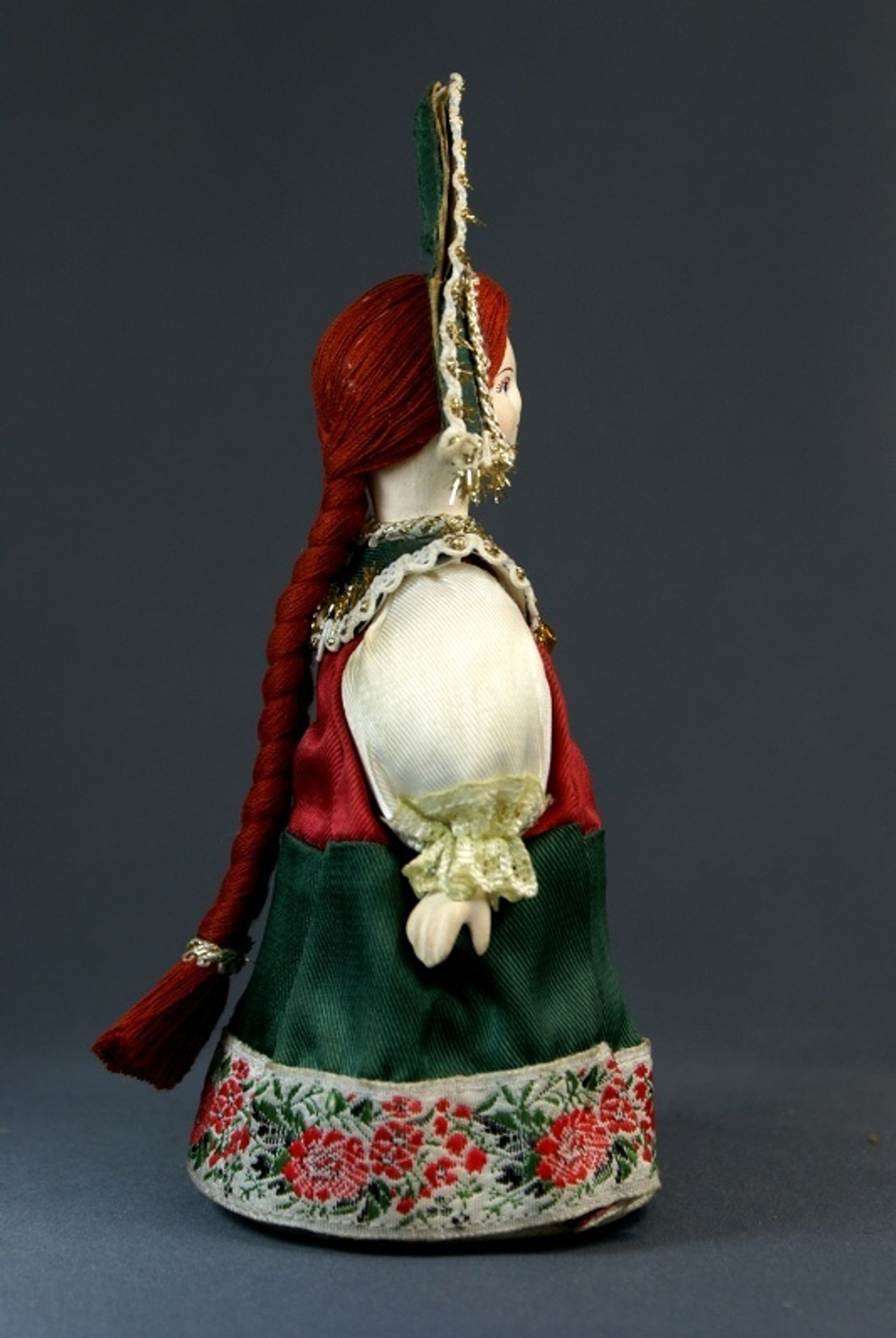 Кукла Плясунья.