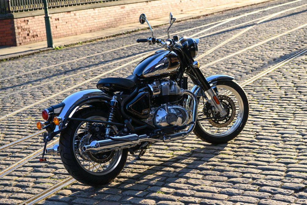 Royal Enfield Classic 650 Black Chrome (Premium)