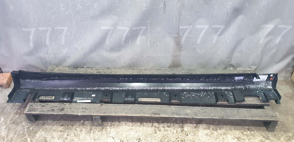 Накладка порога левого Mercedes GLE (V167)  Б/У Оригинал A1676982101