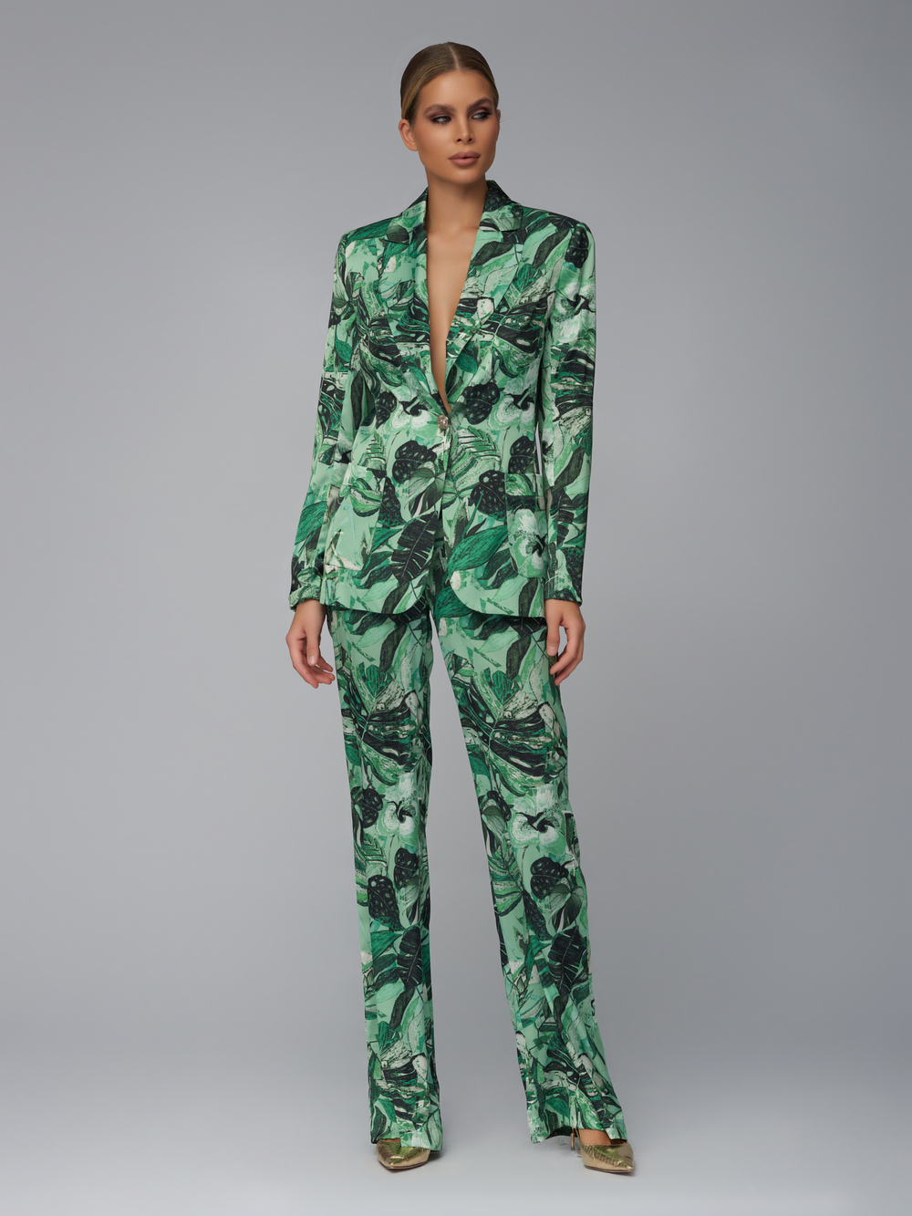 Зелёный пижамный костюм