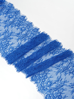 Кружево шантильи ультрамарин неэластичное ширина 22 см купон 2.9 м С БРАКОМ