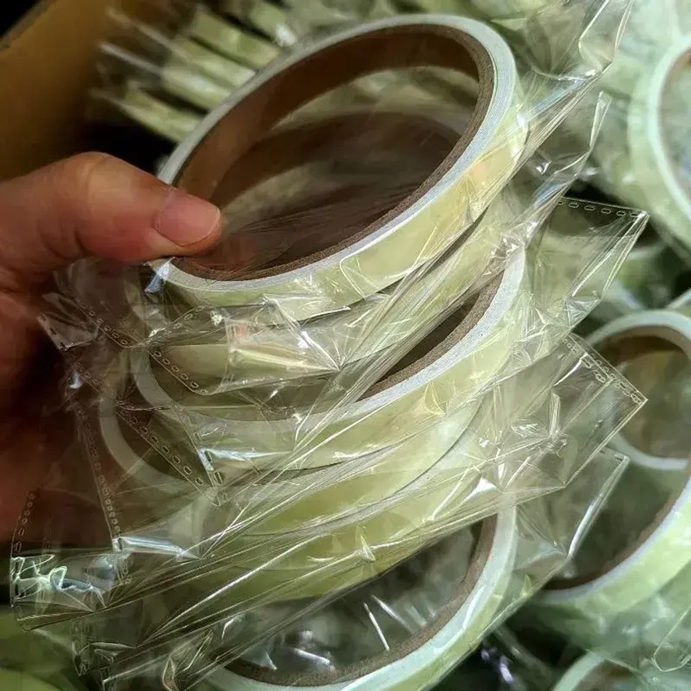 Светящаяся в темноте самоклеящаяся лента, ширина 15 мм, длина 10м