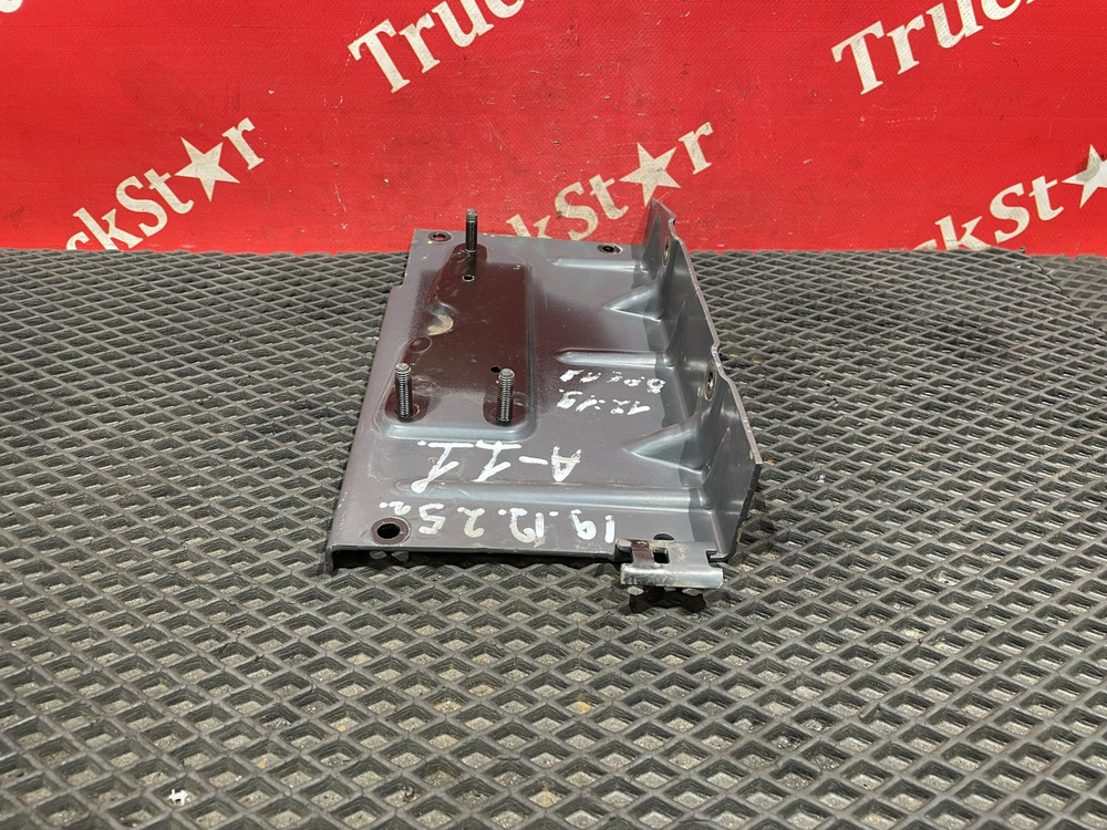 Кронштейн блока Adblue