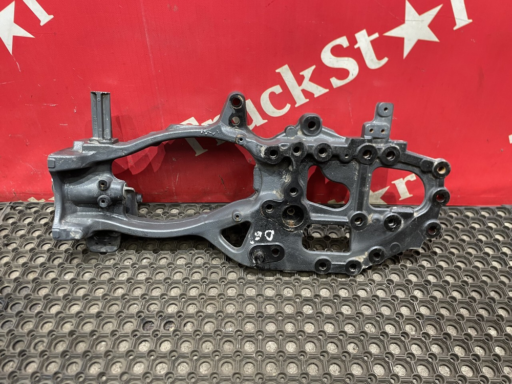 Кронштейн буксировочный правый 2023г.