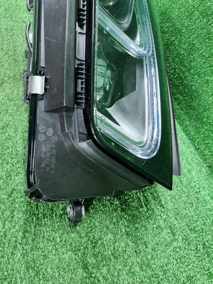 Фара правая Mercedes GLE V167 (2018-2024) LED