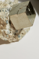 Пирит на породе M