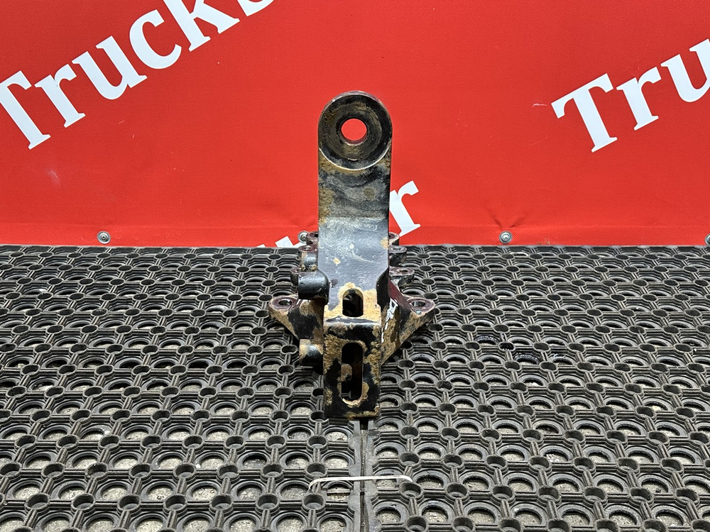 Кронштейн задней подвески кабины левый 2022г.