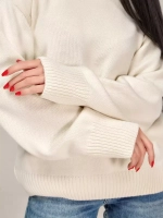 Свитер шерстяной