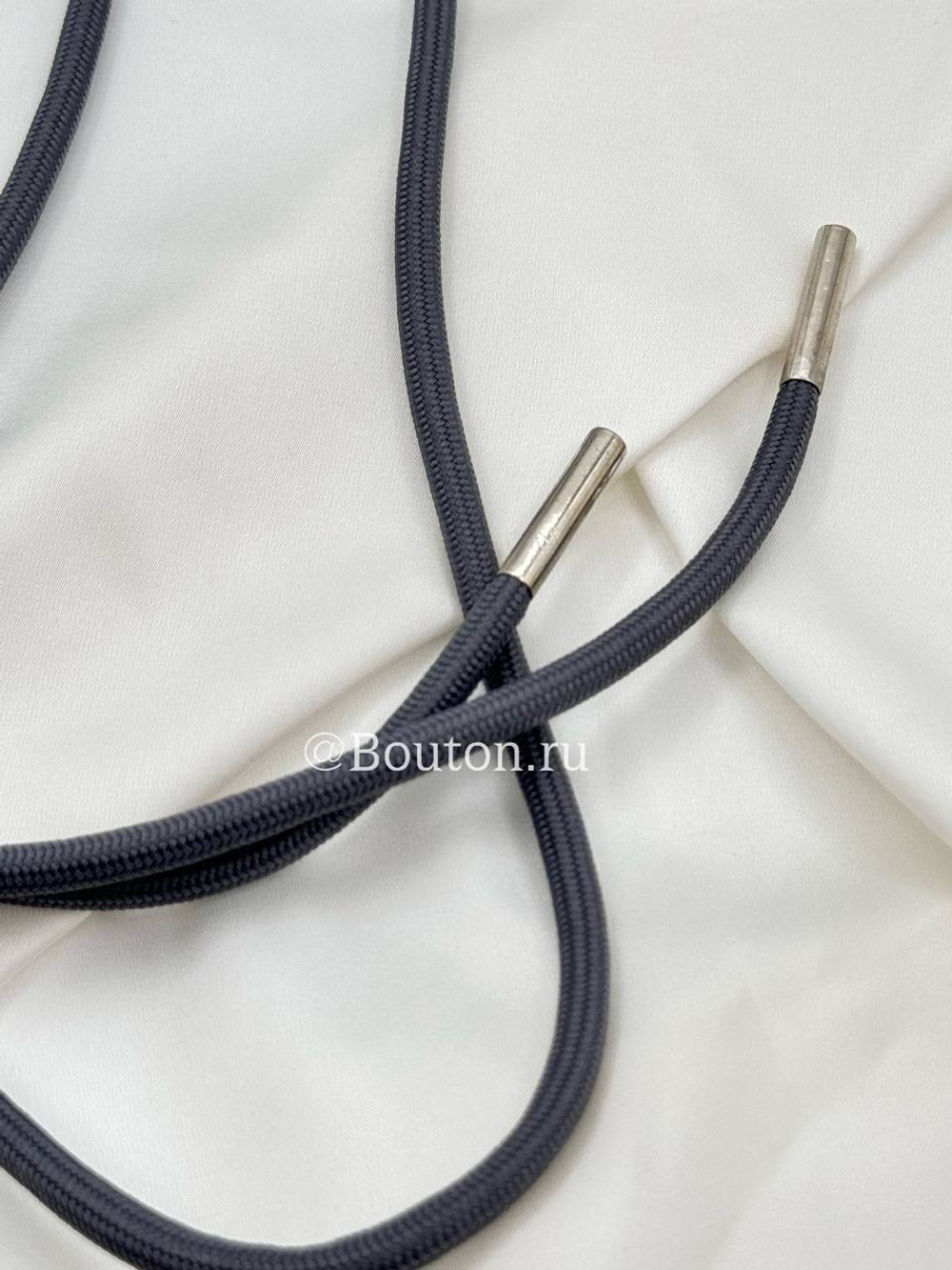 Шнур серый 1,35 м