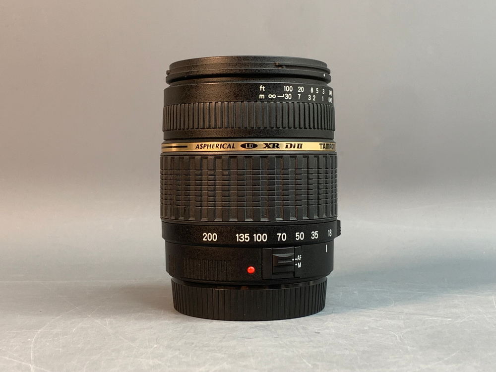 Tamron AF 18-200mm 3.5-6.3 XR Di II LD IF Macro Canon EF, внутри пылинки