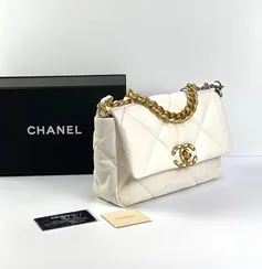 Сумка-конверт Chanel 19 среднего размера белый