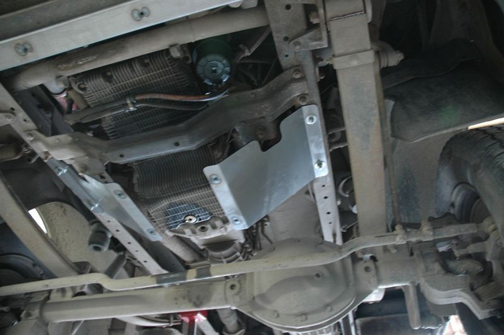 Защита картера двигателя (2,5 мм, сталь) для GAZ Соболь 2012- (V = 2.8 MT 4WD) Sheriff.27.2584