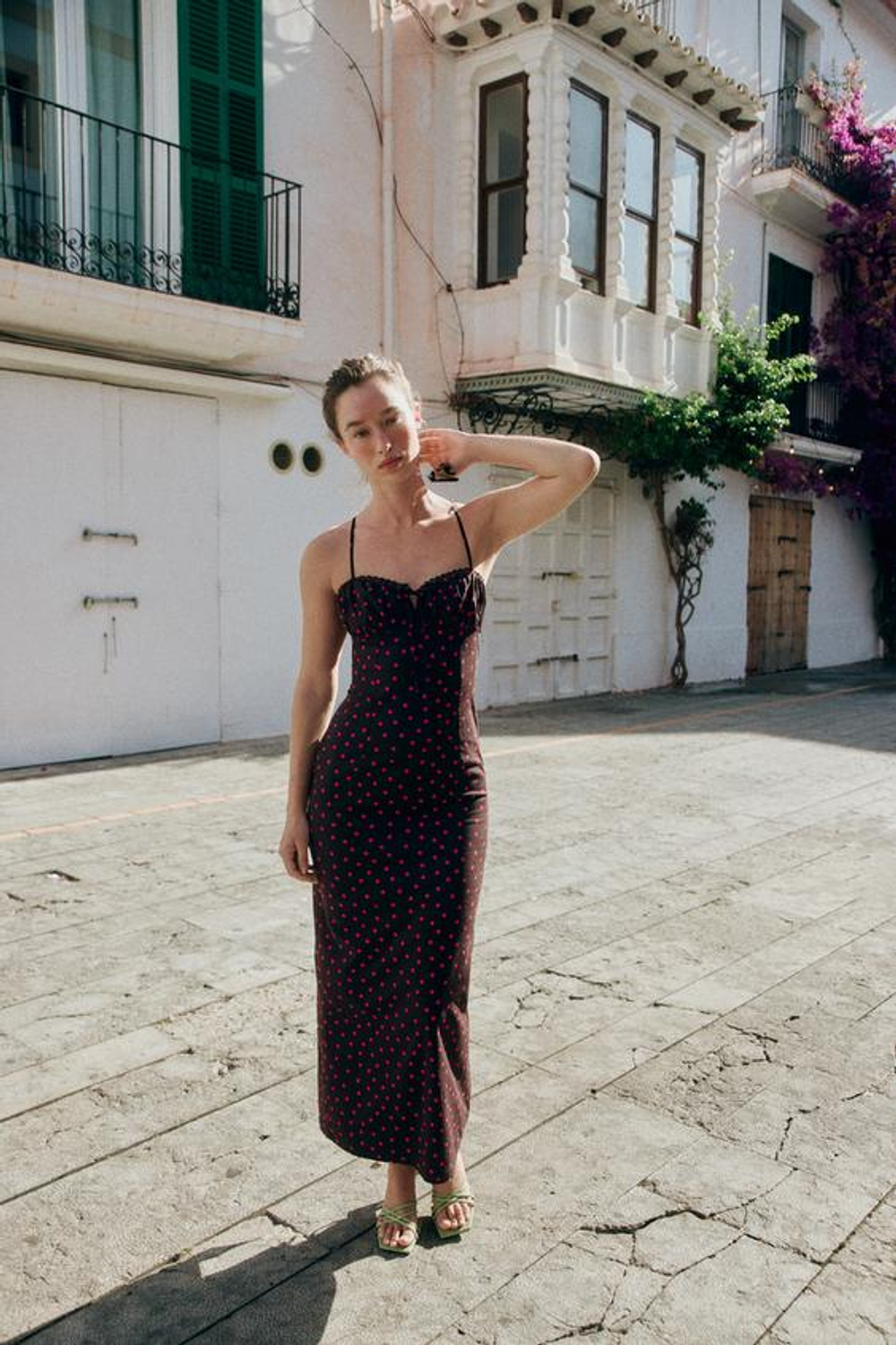 ZARA ЛЬНЯНОЕ ПЛАТЬЕ МИДИ В ГОРОШЕК, КОРИЧНЕВЫЙ