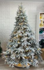 заснеженная ель "Престиж" с встроенной гирляндой (хвоя литая)