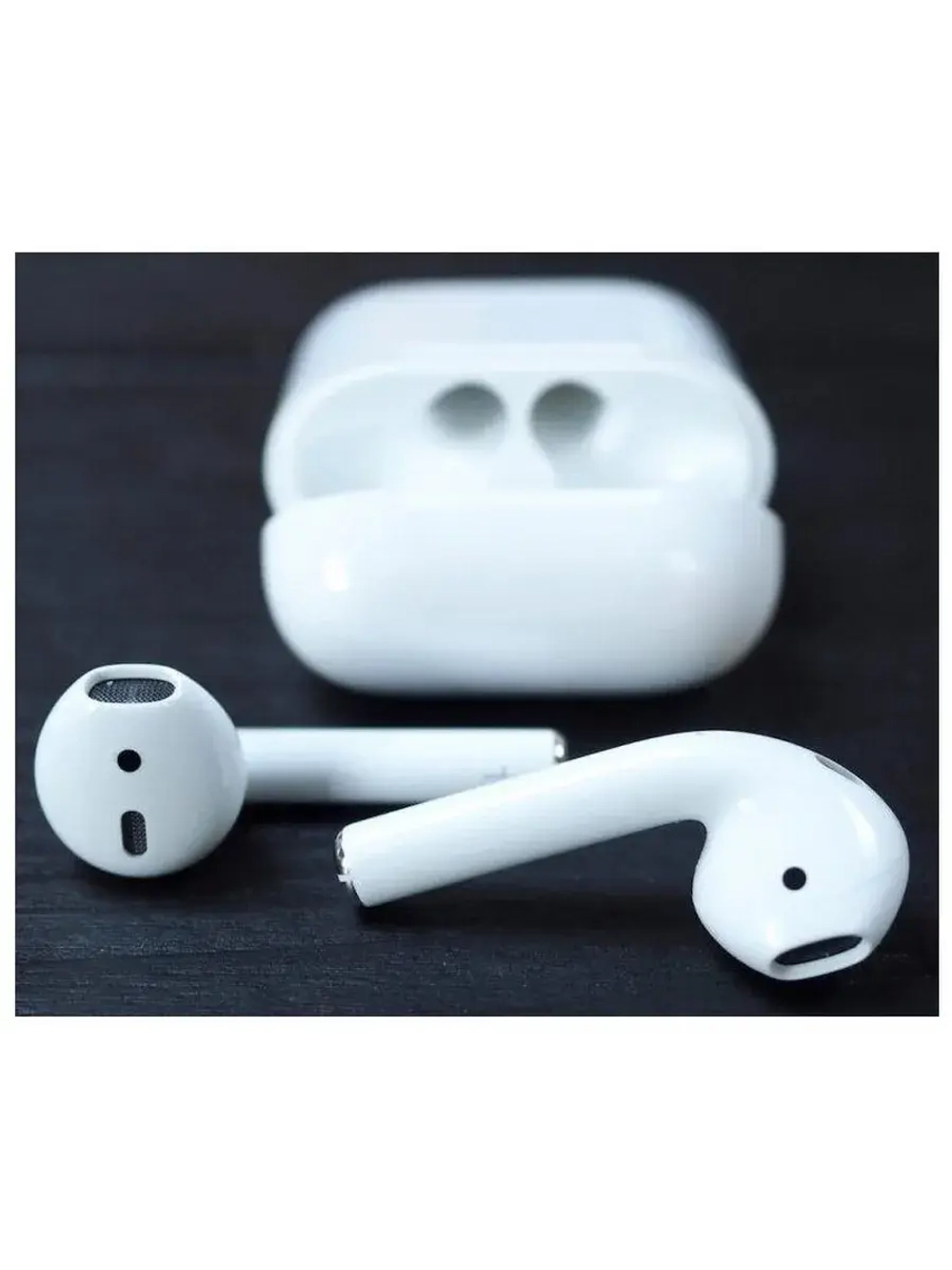 Беспроводные наушники Apple AirPods 2 с зарядным футляром