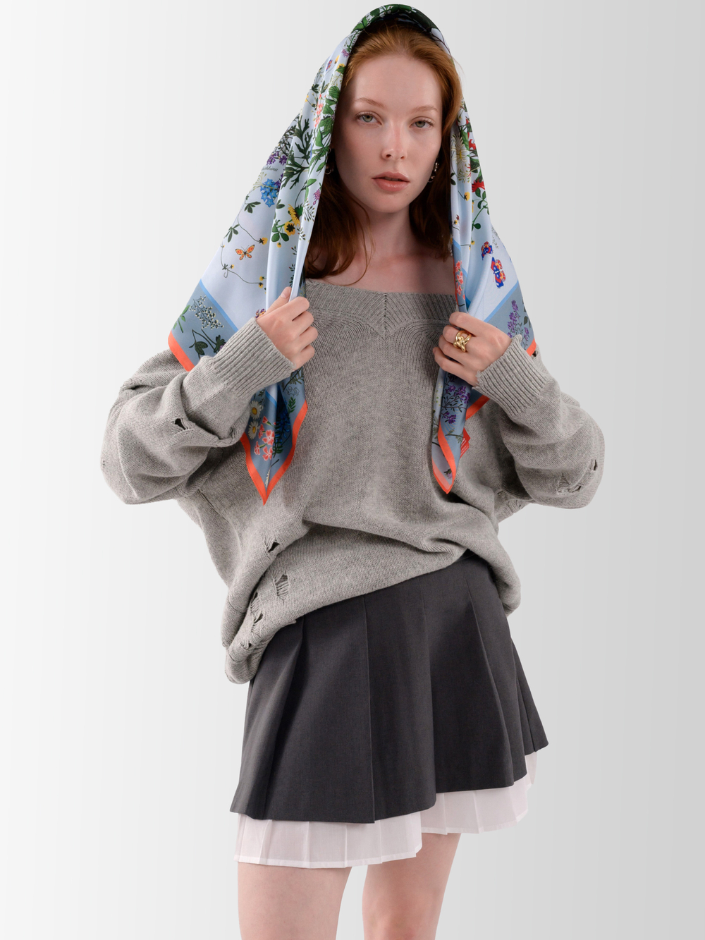 Платок «Русский полевой букет» серый 100% шёлк