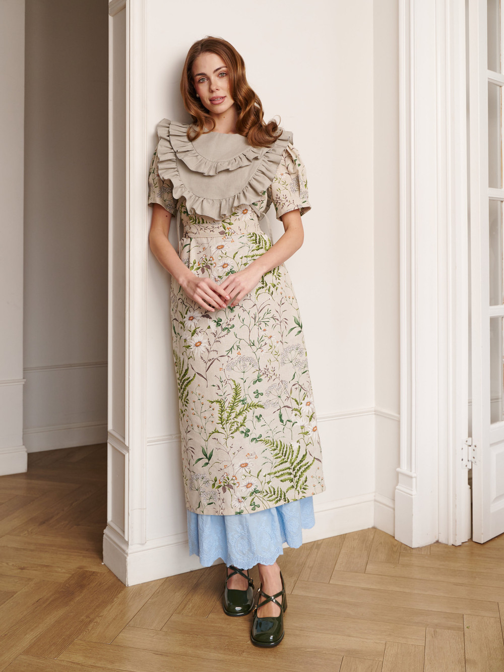 Платье миди с коротким рукавом