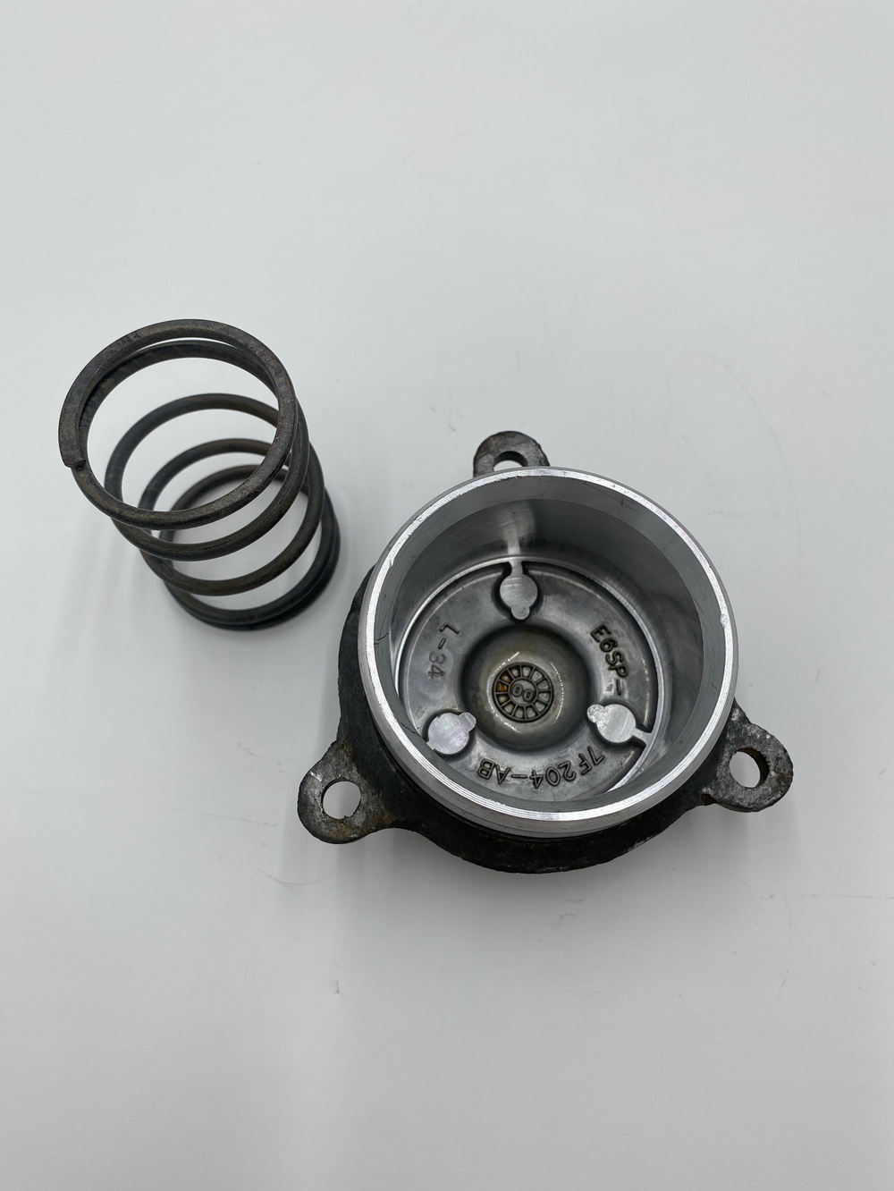 Крышка сервопоршня E6SP7F204AB АКПП FORD AXOD AXODE AX4S AX4N