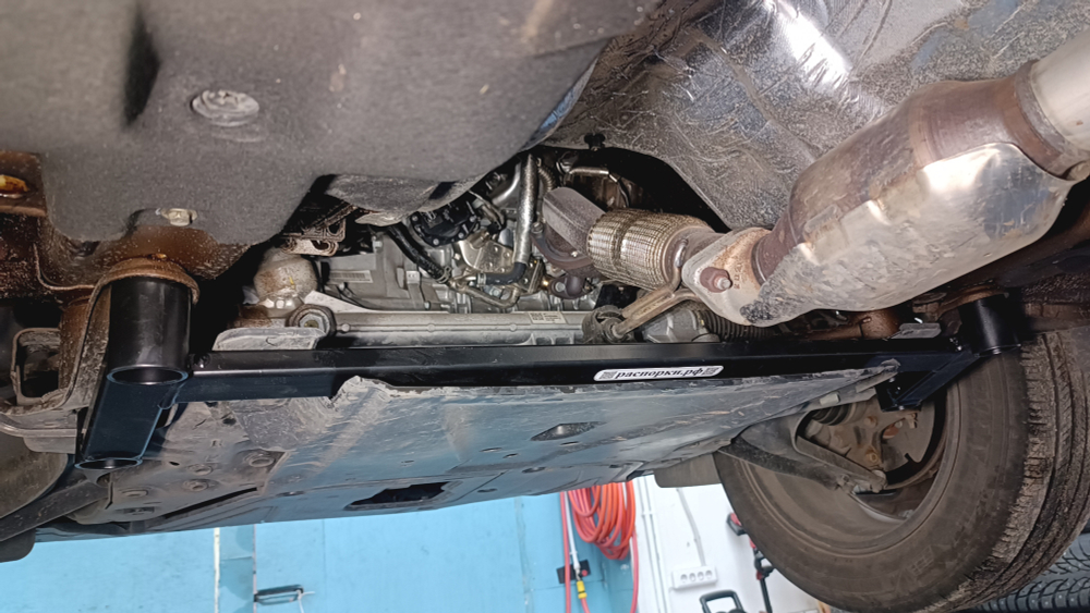 Усилитель переднего подрамника Kia Sportage (5-го поколения) NQ (ПОД ЗАКАЗ)