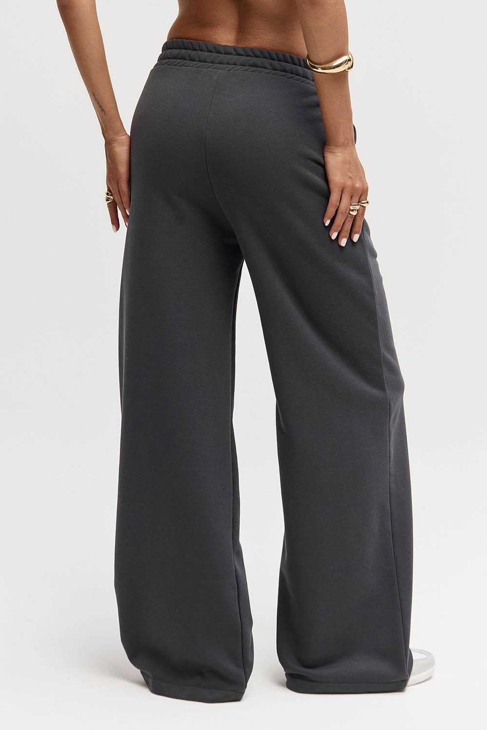 Брюки клеш со стрелкой цвета антрацит