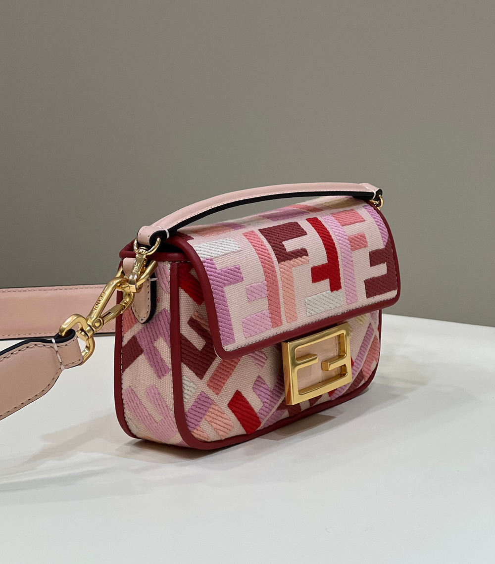 Fendi Baguette 19 cm