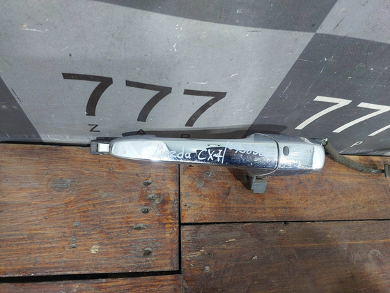 Ручка двери передней правой Mazda CX-7 06-12 Б/У Оригинал EH1458410B