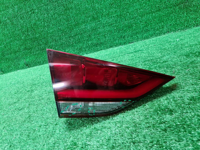 Фонарь левый внутренний Genesis G80 (2016-2020)