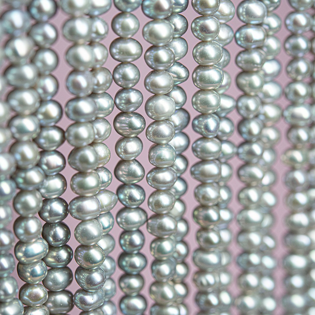 Жемчуг культивированный овальный A++ Grade, серый, 4*5,5-6мм