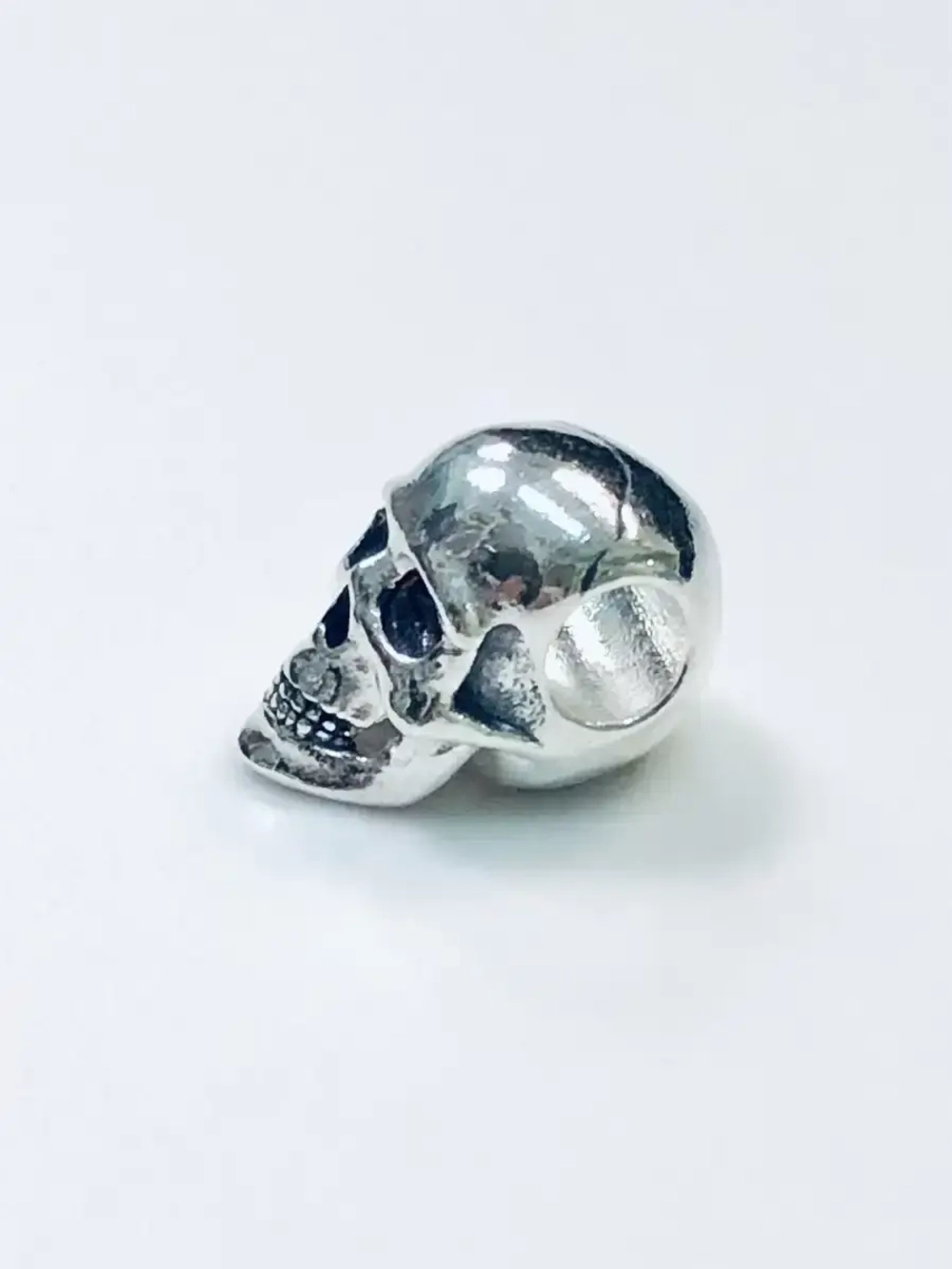 Шарм-Череп из серебра