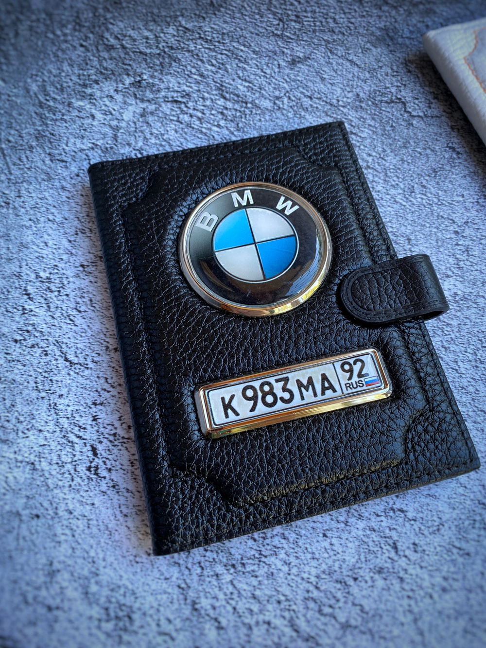 обложка для автодокументов на кнопке кожа